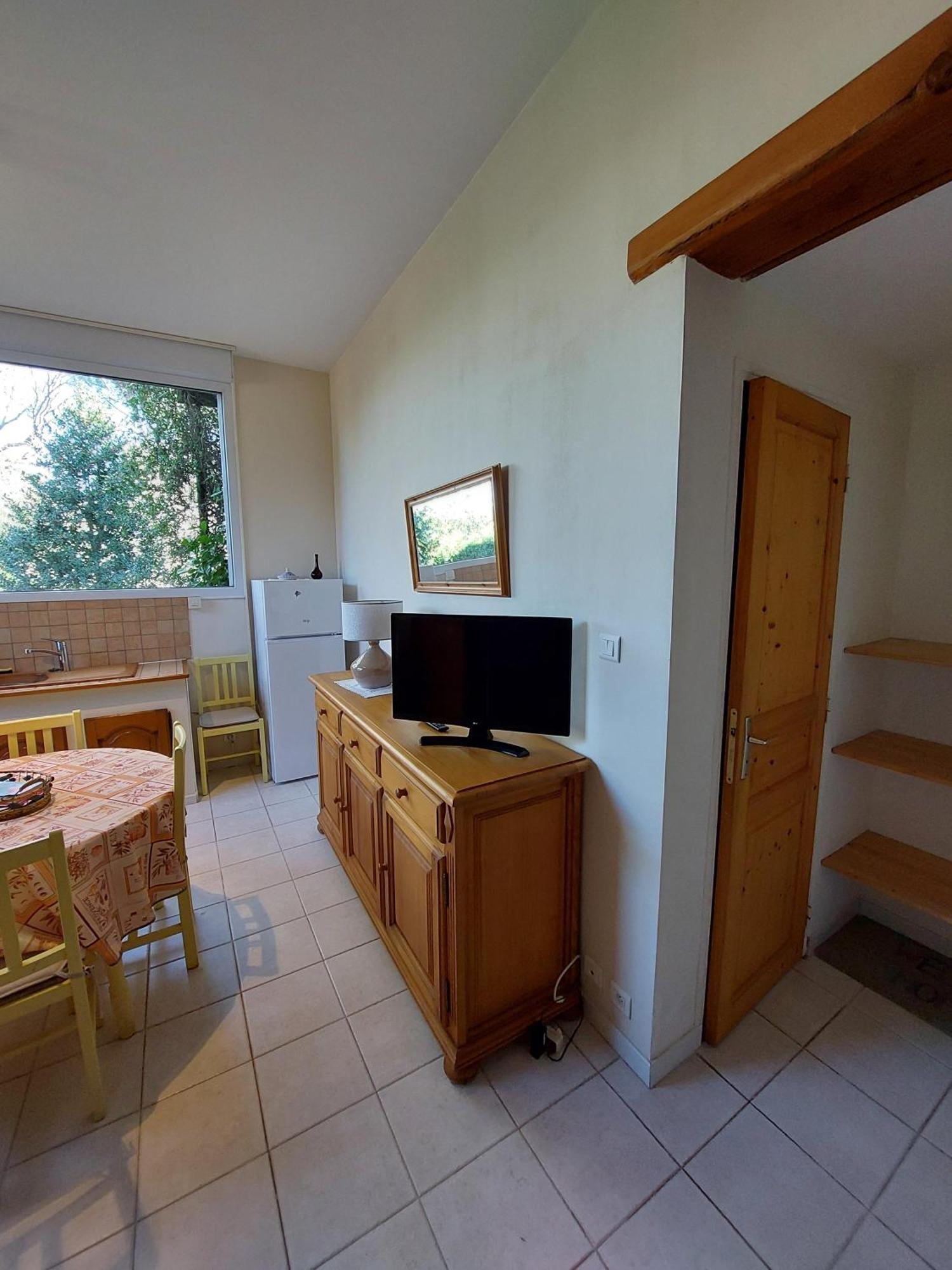 Mas Fontclaire - Sommieres Apartment Exterior foto